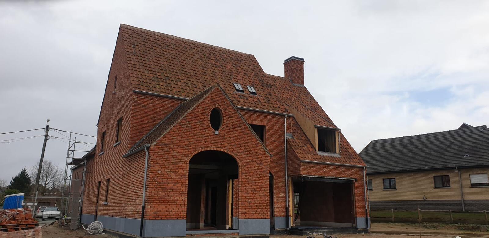 Renovatie - Zottegem - oude rode boomse pannen - oude bourgondische tegelpannen - zink