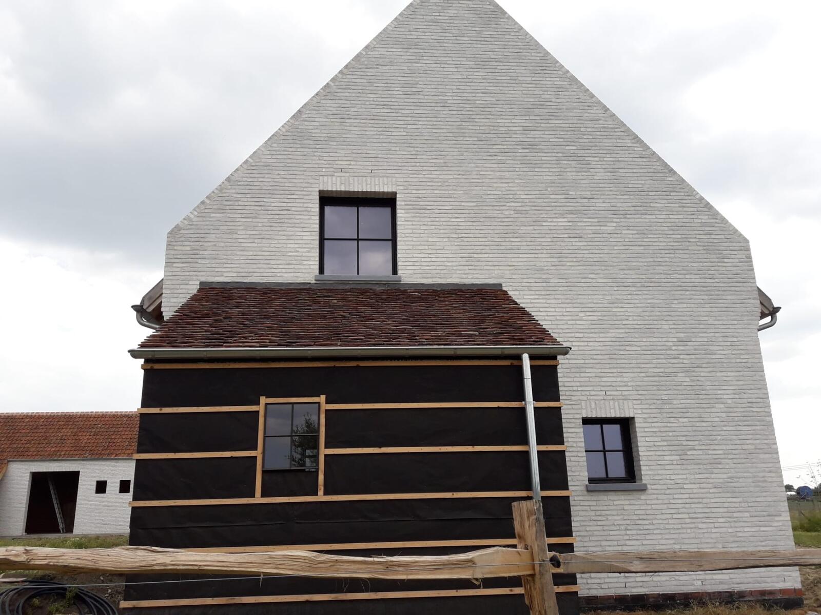 Renovatie - Gits - oude bourgondische tegelpannen - zink