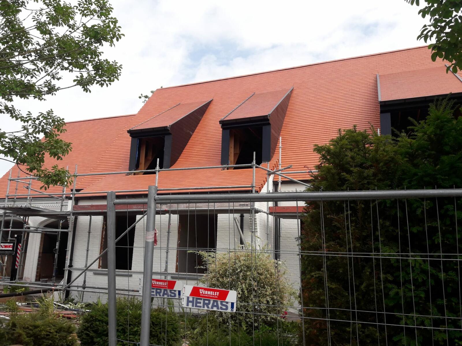 dddakwerken - renovatie - tegelpan 301 natuurrood
