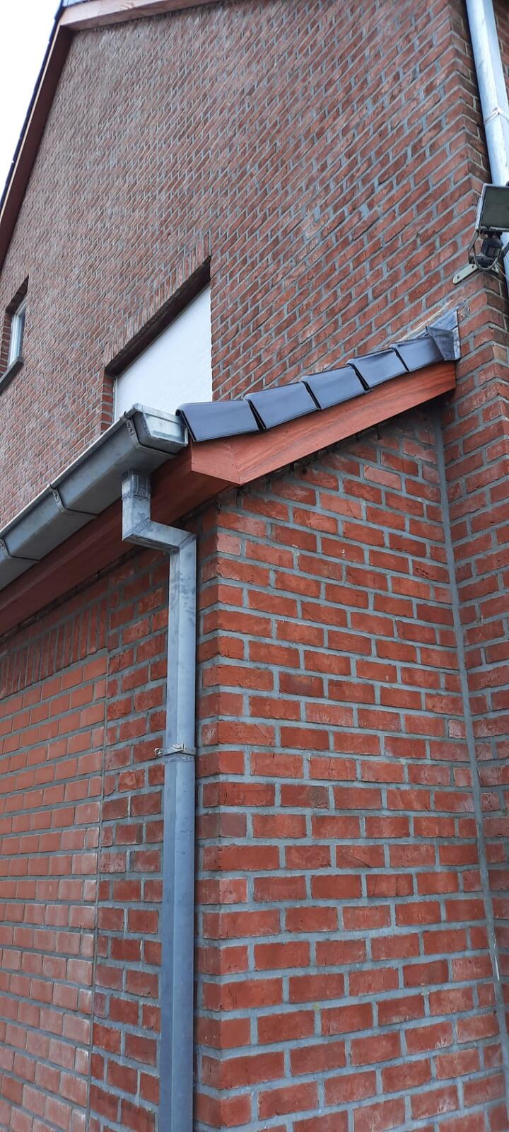 dddakwerken - Gootbekleding Padouk
