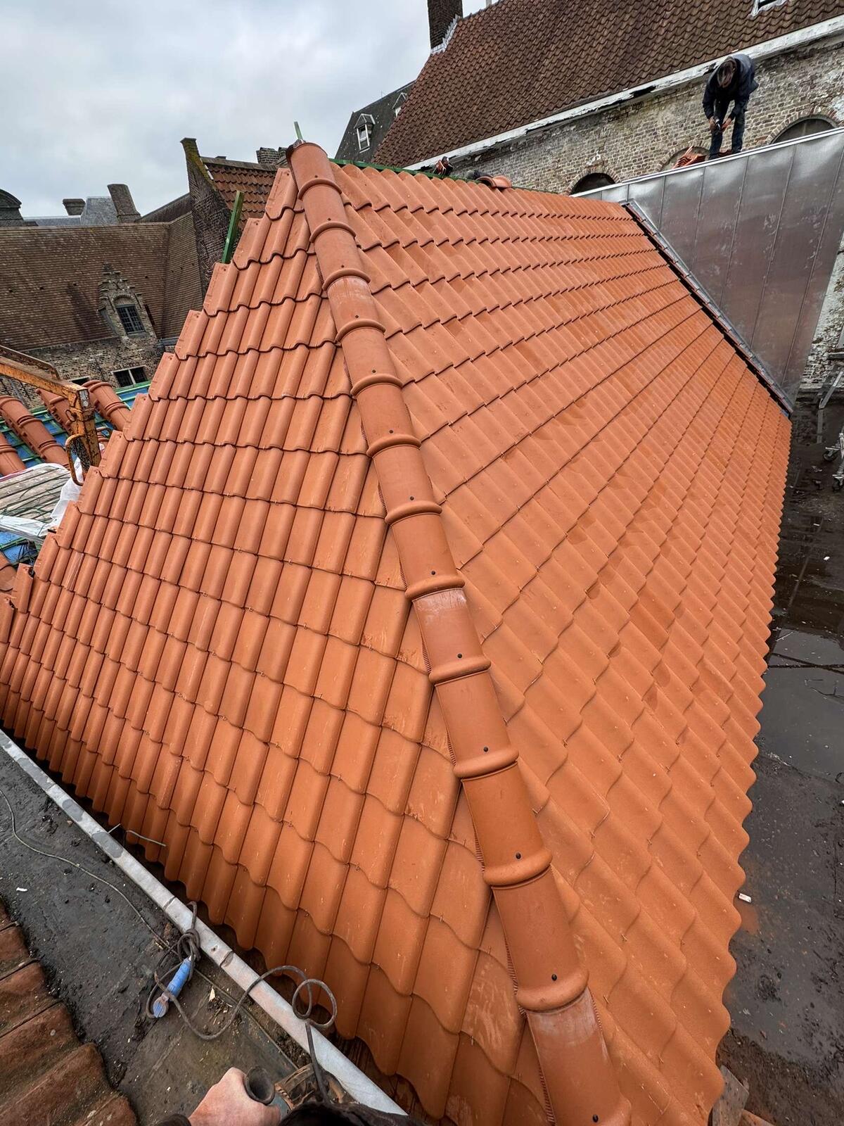 d-ddakwerken Tielt - Koramic Oude Pottelbergse pan 451 - Sarking - EPDM - plat dak
