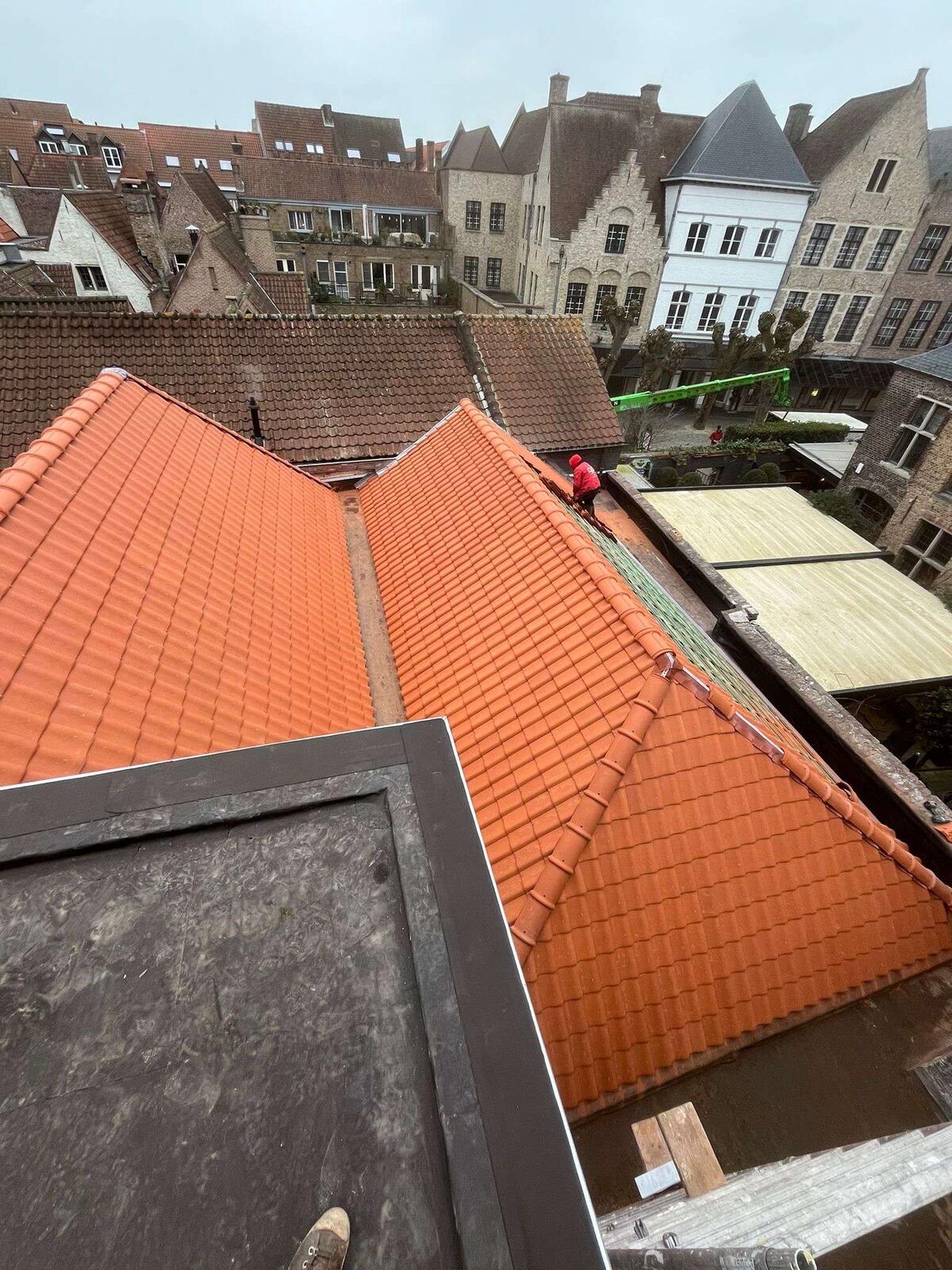 d-ddakwerken Tielt - Koramic Oude Pottelbergse pan 451 - Sarking - EPDM - plat dak