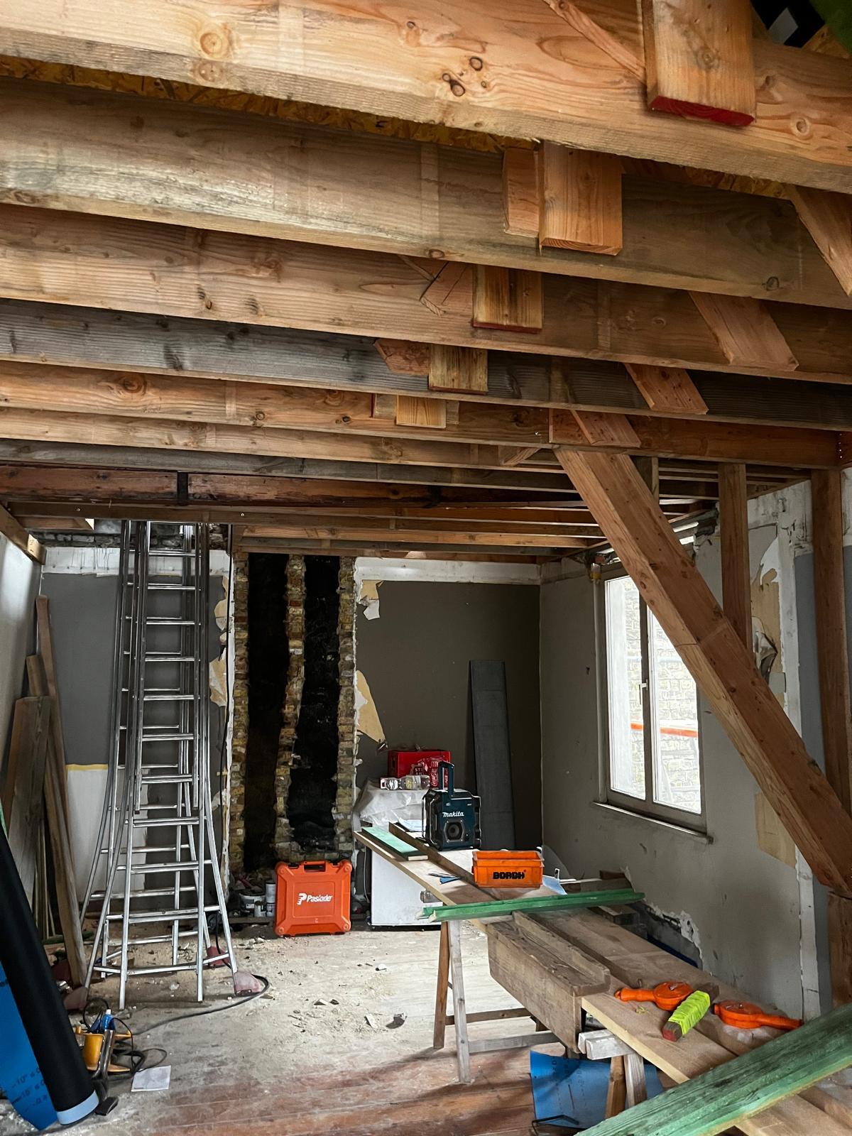 d-ddakwerken Tielt - kapconstructie - Velux - Koramic Vlaamse pan rood