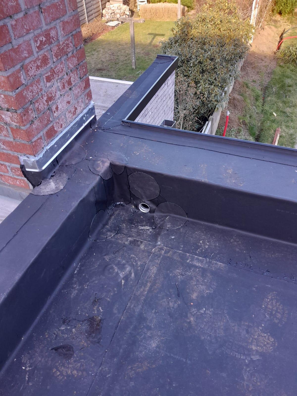 d-ddakwerken Tielt - platte daken - EPDM - Velux platdakvenster - Zwevegem