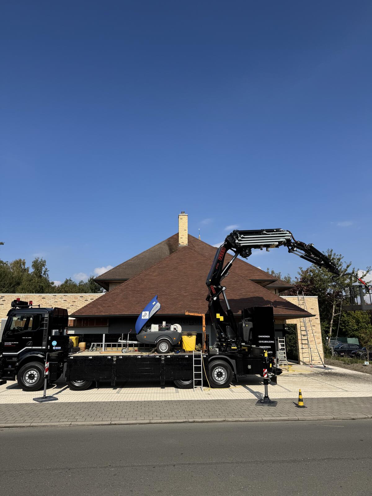 onze hoogtewerker kan tot 34 meter ver reiken